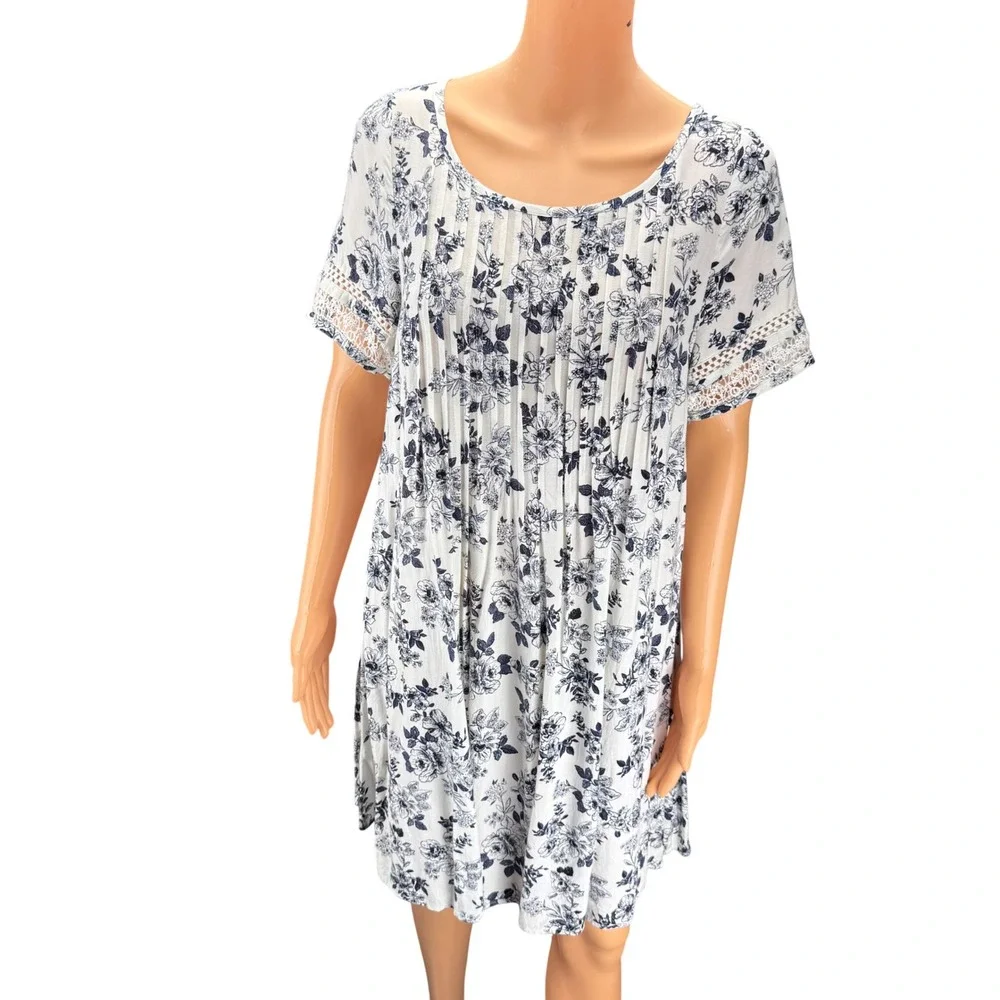 Torrid Floral Pintuck Lace Trim Babydoll Dress White Navy Cottage Core + Size 00